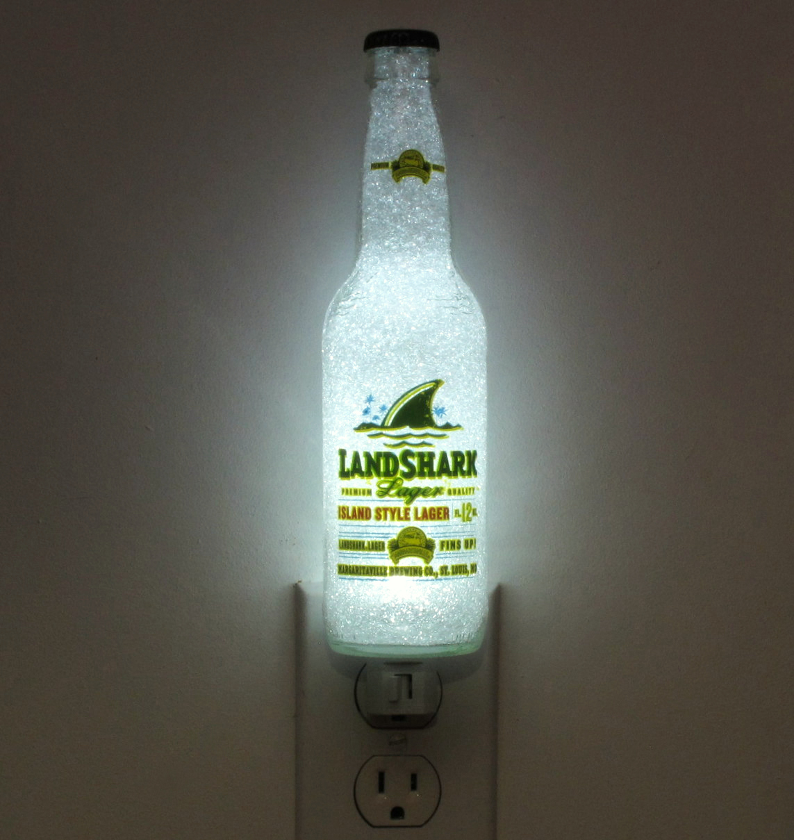Land Shark Beer Bottle 12oz Night Light Lamp Crystal Glow Bar Man Cave Sign